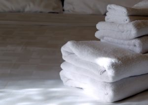 Short-term hosting linen service