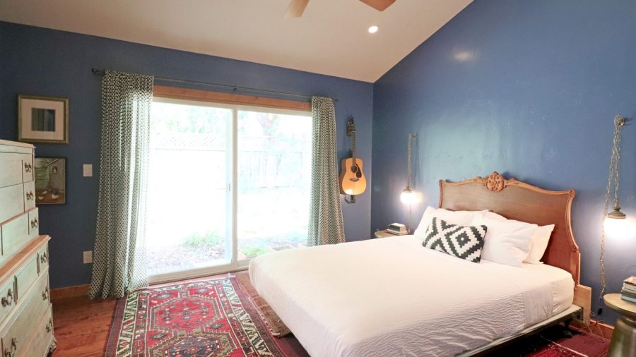 Master Bedroom with queen bed, en suite bathroom and direct access to the patio...