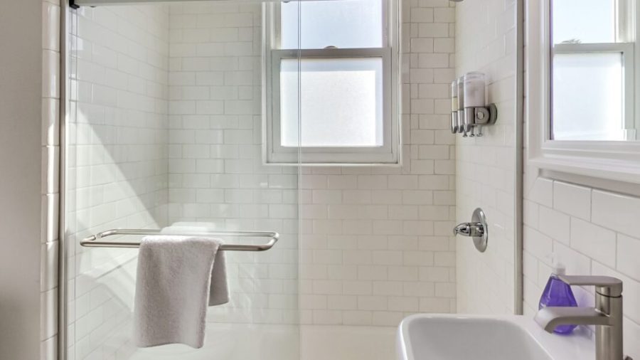 Upstairs full bathroom