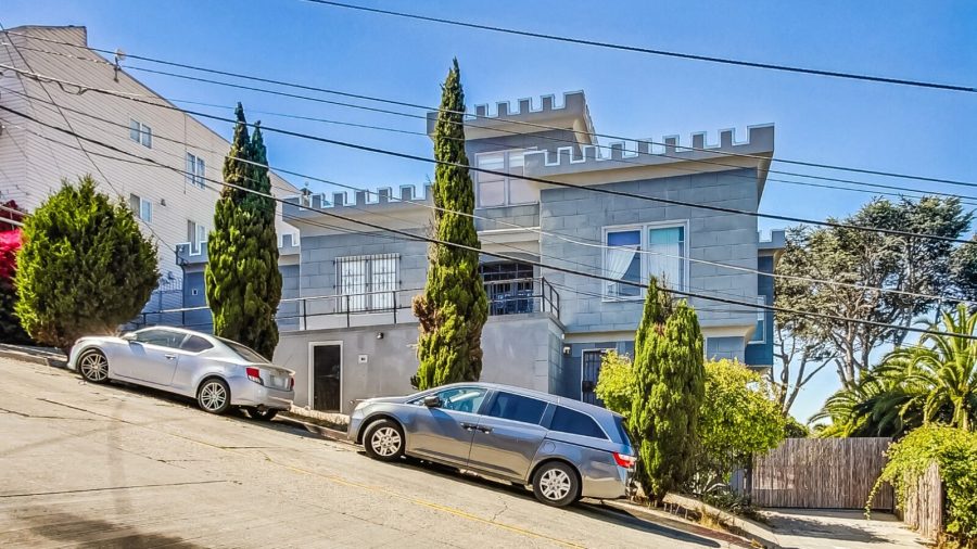 Stay in a Roaring 1920's Castle (Mansion) on a Hill in San Francisco with a Park in the Backyard