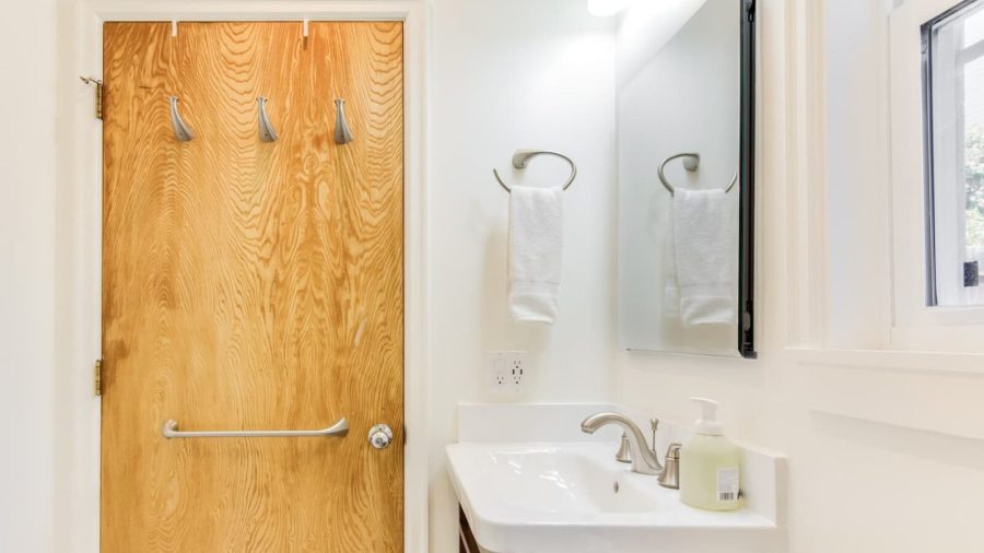 Second bedroom bath