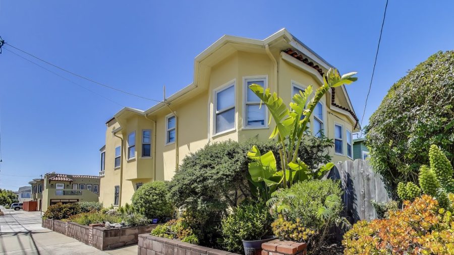 Your private studio is in the lower/ground floor level of this very standard San Francisco Sunset District home.  Just one block from Golden Gate Park.