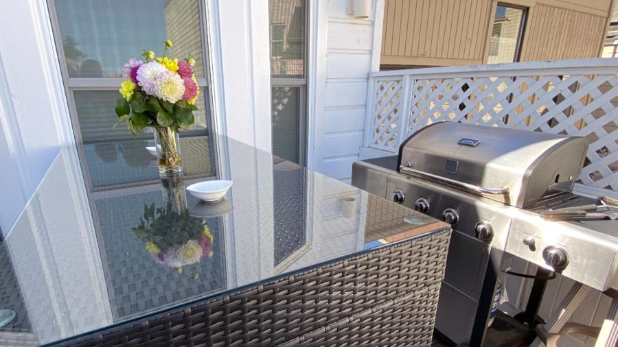 Shared outdoor terrace with BBQ grill seats 6 (private to the apartment, shared only with anyone in the apartment)...