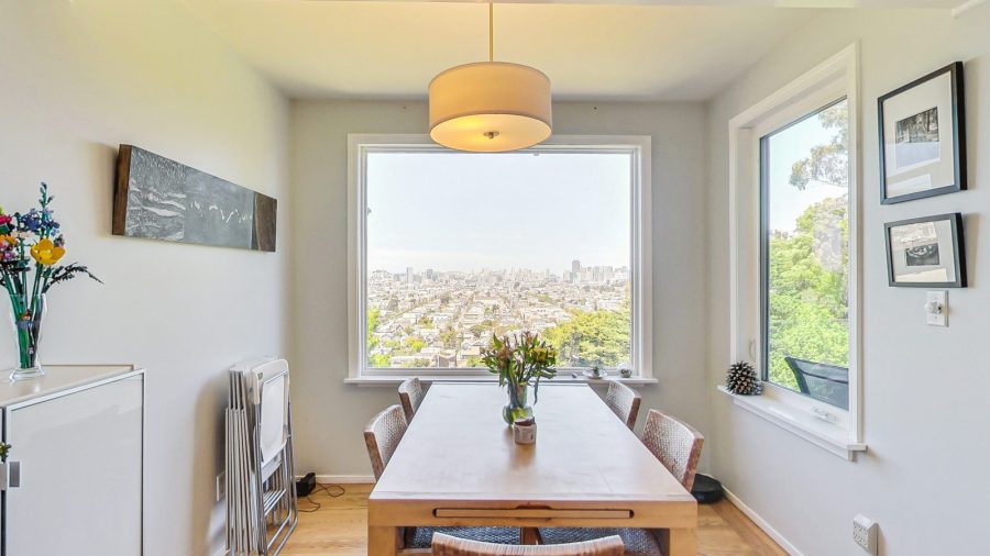 Room for all 4 of you at the dining table with an amazing view of the city.