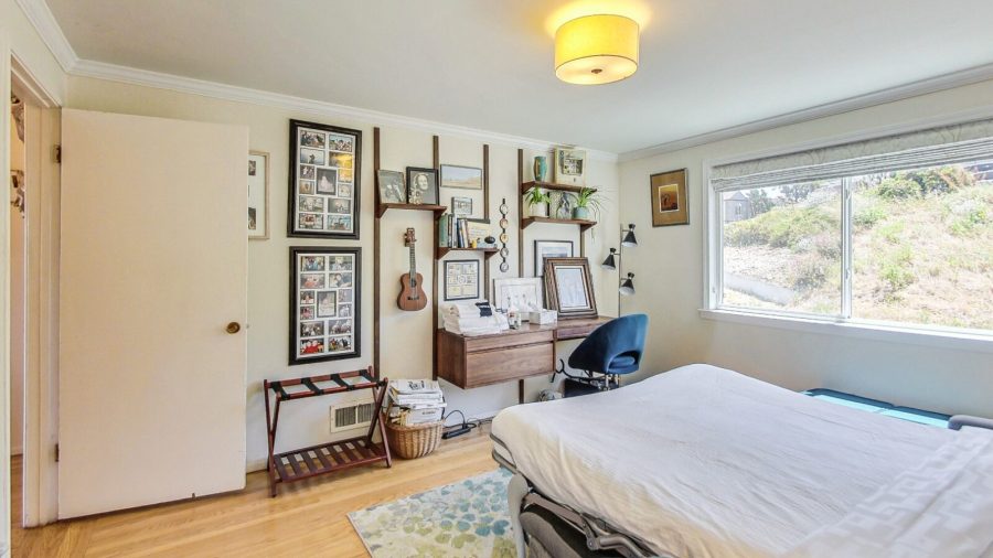 Desk in each bedroom 