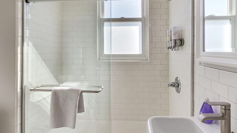 Upstairs full bathroom