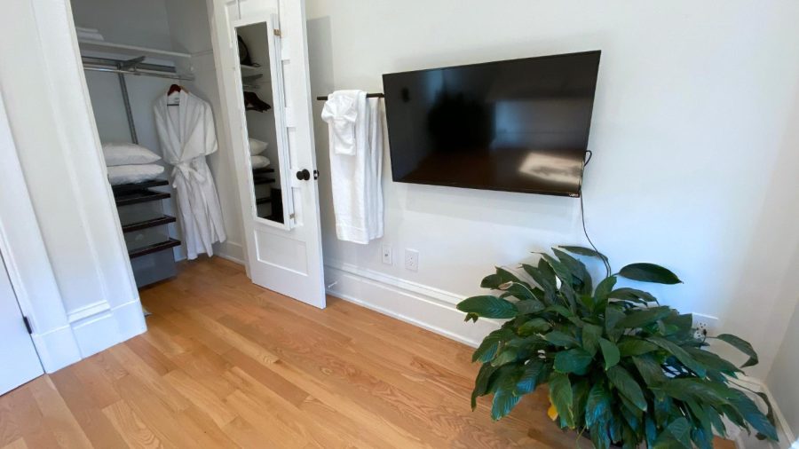 Business-ready smaller room also faces Castro St with DISH Network TV - need a desk? Just flip up the bed :-)