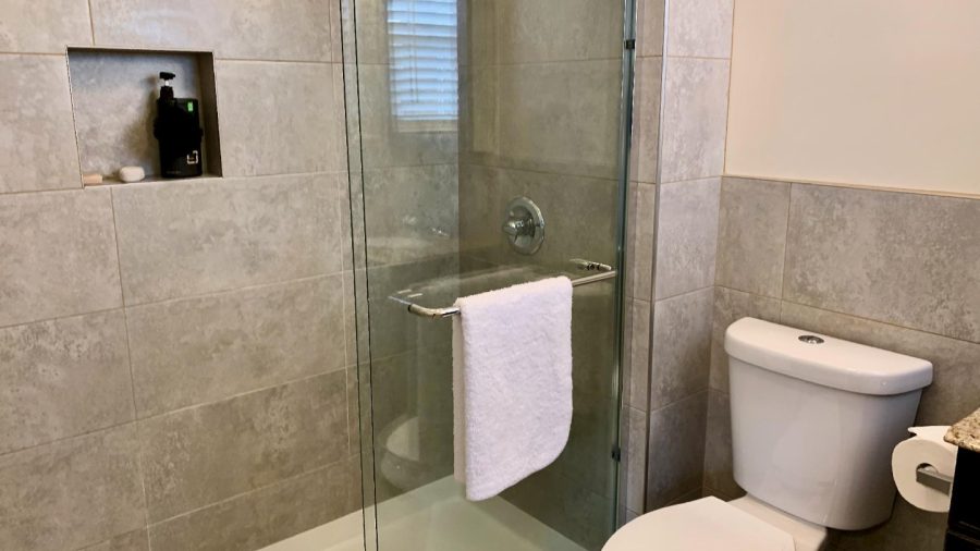 En suite Master bath...