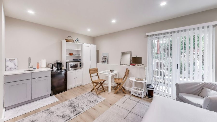 Spacious studio has everything you need.  Refrigerator for storing leftovers and a microwave for heating them, and a keurig coffee maker (we provide coffee and tea pods along with stevia, splenda and sugar). 