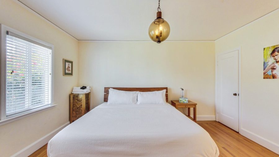 King bed room