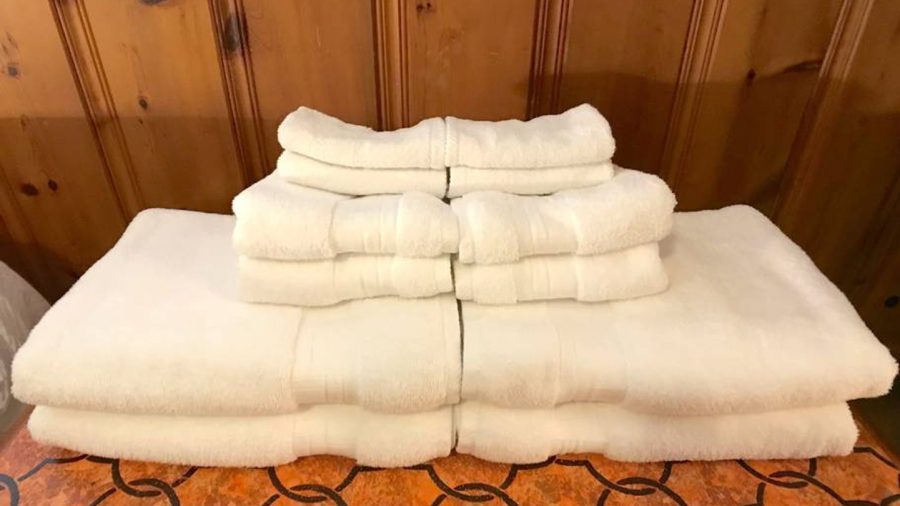 Large oversized bath & hand towels plus washcloths...