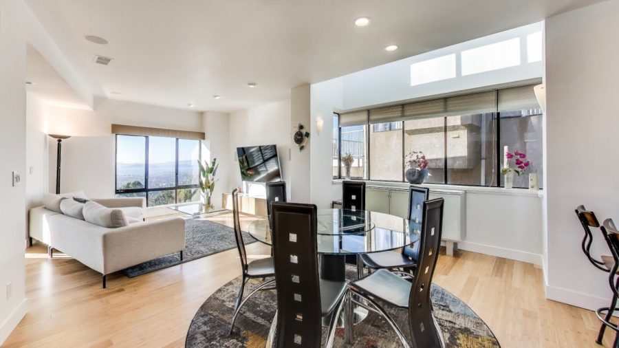 Dining room opens into the family room/tv room