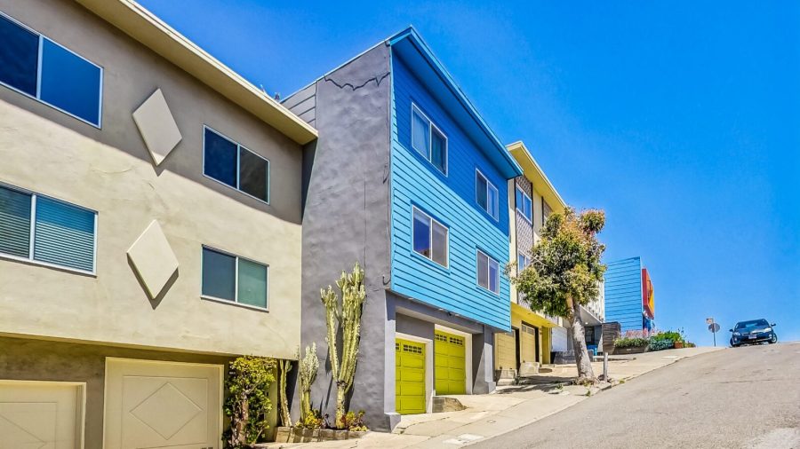 A quiet street near the top of bernal heighs across from the park.