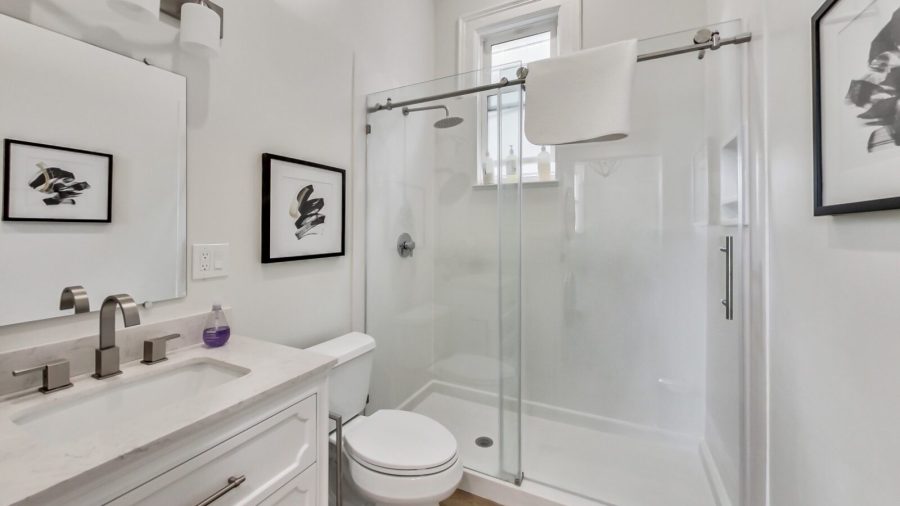 Shared/2nd bathroom. 