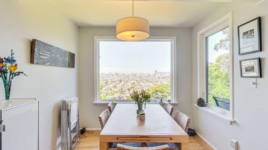 Room for all 4 of you at the dining table with an amazing view of the city.