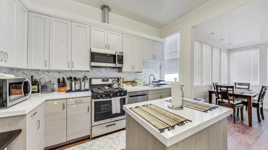 Fully equipped kitchen