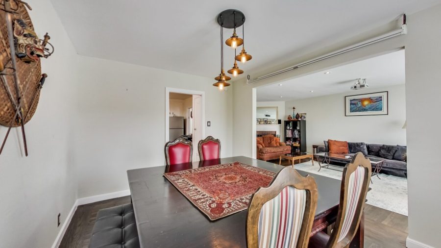Dining room...
