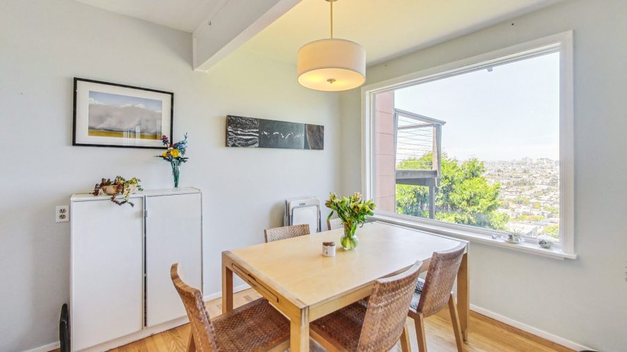 Room for all 4 of you at the dining table with an amazing view of the city.