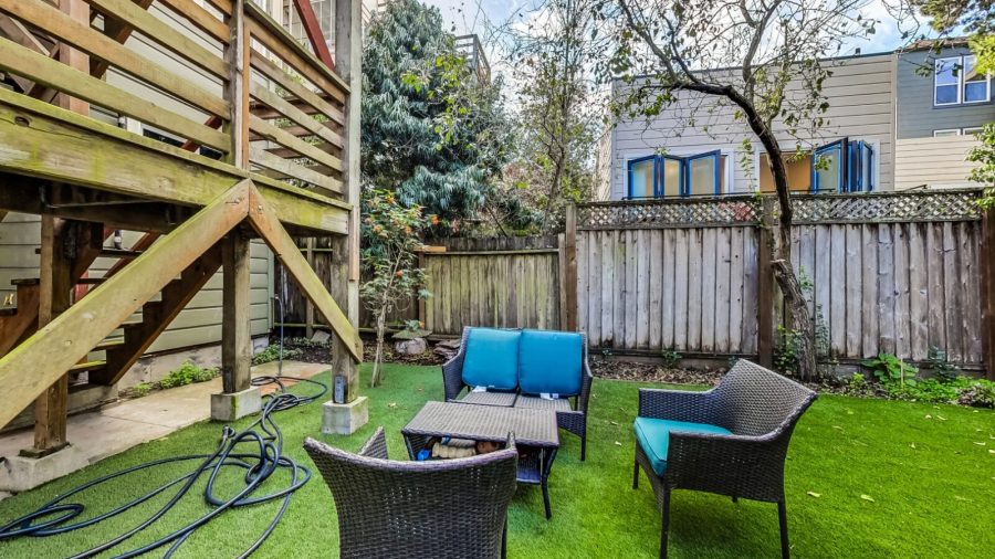 Garden dining/seating area