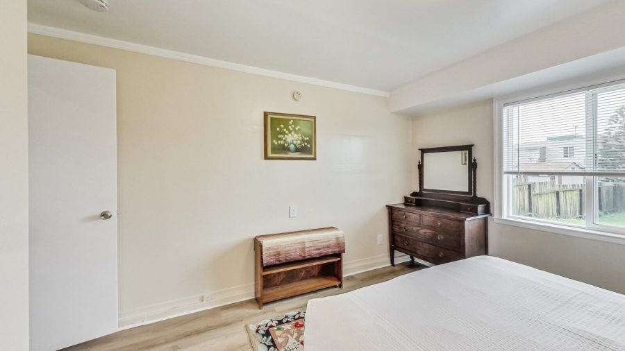 Lower level/4th bedroom