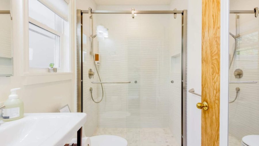 Second bedroom bath