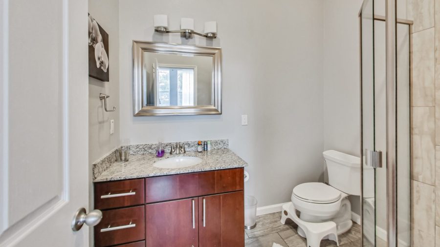 Master en suite bathroom.