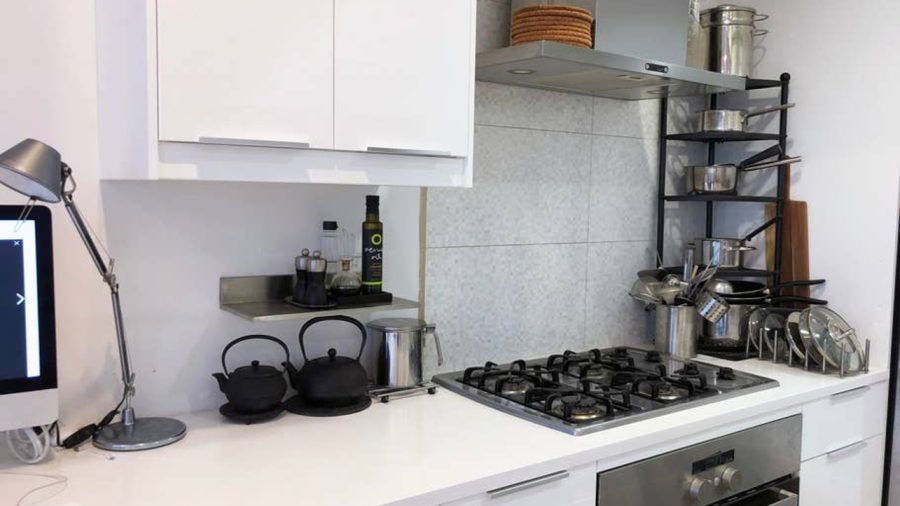Kitchen - Gas cooktop & electric convection oven
