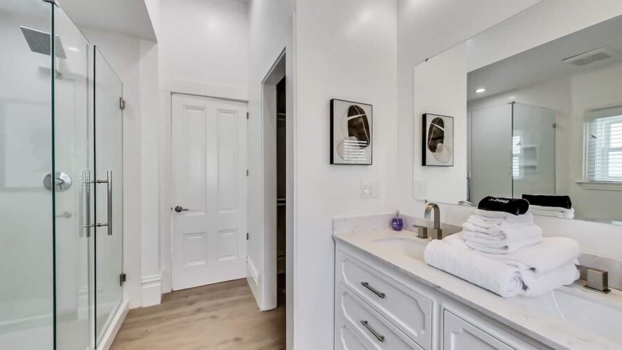 Master En Suite Bathroom