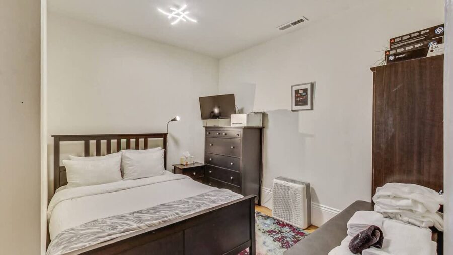 Cozy windowless room.  There is a ceiling fan which evacuates area and brings in fresh air from the house. This bed will be changing to a Twin over Full bunk bed with under dressers to make better use of the cozy room.