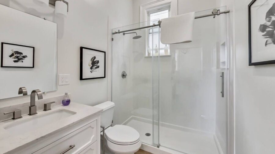 Shared/2nd bathroom. 