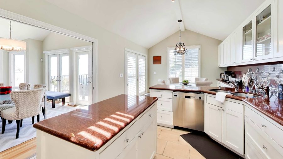 Large eat in kitchen