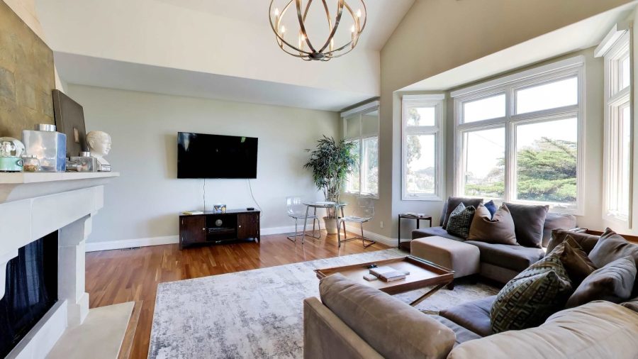 Large and comfy living room