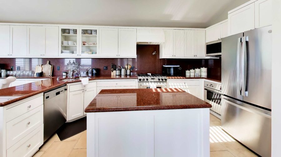 Large eat in kitchen