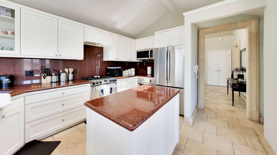 Large eat in kitchen